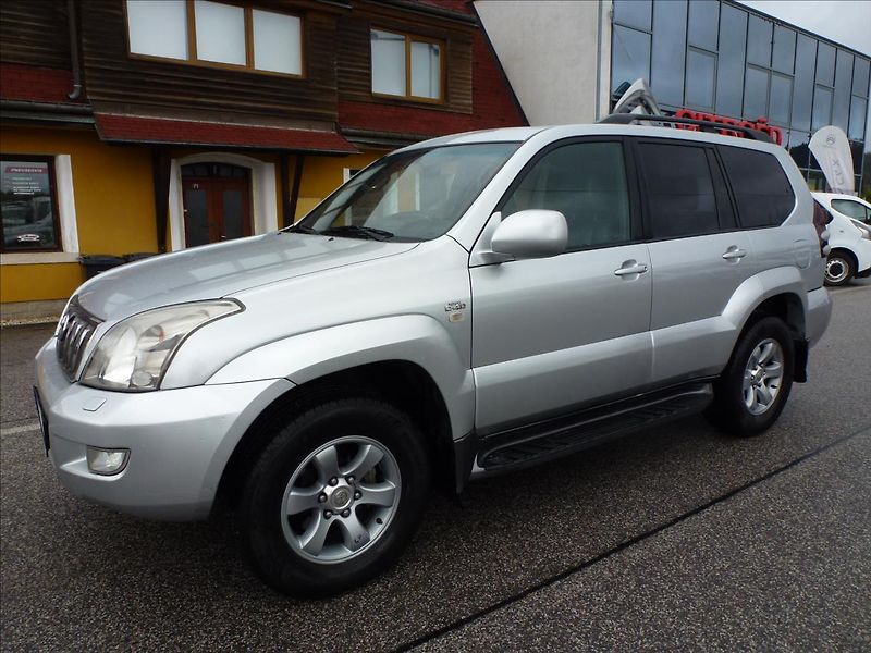 Toyota Land Cruiser 3,0 120 D4-D Lux+ Automat - fotka 1 z 58