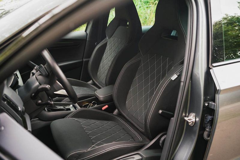 Škoda Karoq (2024) Sportline 2.0 TDI - fotka 16 z 28