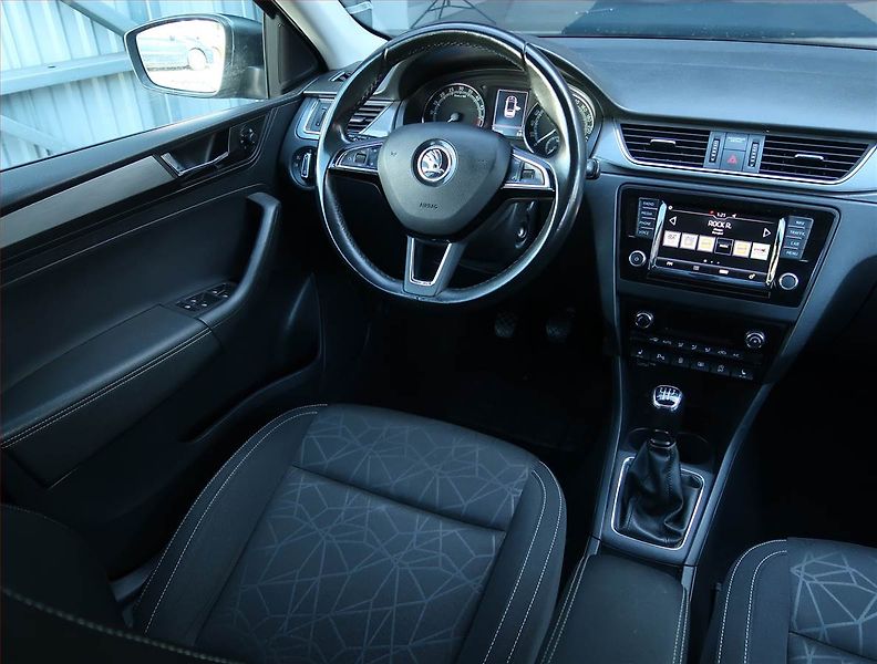 Škoda Rapid (2018) Spaceback 1.4 TDI, Xenony - fotka 7 z 16