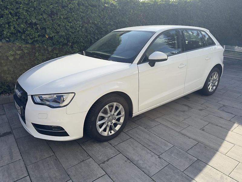 Audi A3 (2016) Sportback - fotka 4 z 4