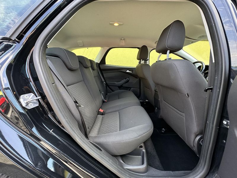 Ford Focus (2013) KOMBI 1.0/92kW * 2.Maj.  - fotka 23 z 34