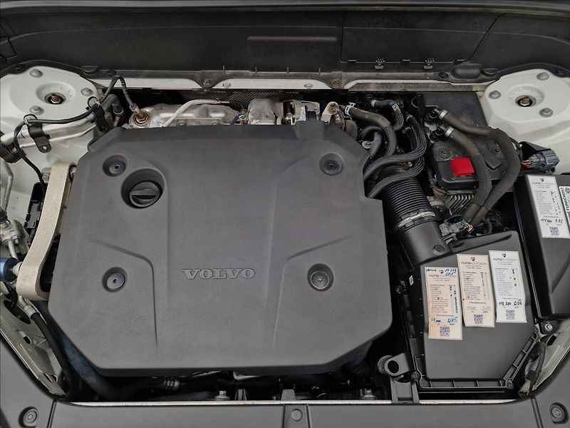 Volvo XC90 B5 AWD MomentumPro, 7-míst,ČR - fotka 42 z 50