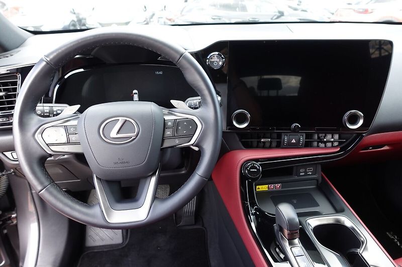 Lexus NX 350h NX350h Executive Top 4x4 - fotka 17 z 34