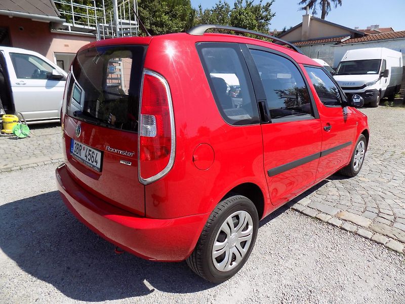 Škoda Roomster 1,2 TSI 63 KW ACTIVE, KLIMA - fotka 10 z 54