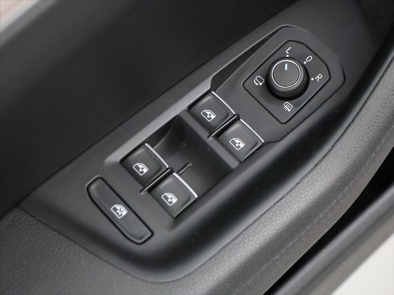 Volkswagen Passat Alltrack 2,0 TSI 162kW 4Motion - fotka 13 z 27