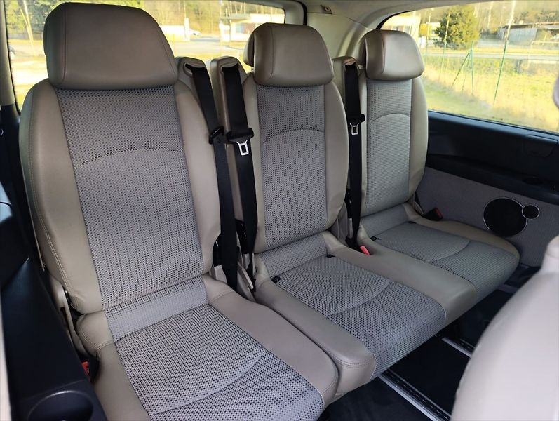 Mercedes-Benz Viano 3,0 CDi Automat SPANÍ 7míst - fotka 27 z 31