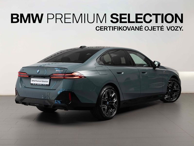 BMW Řada 5 550e xDrive - fotka 5 z 23