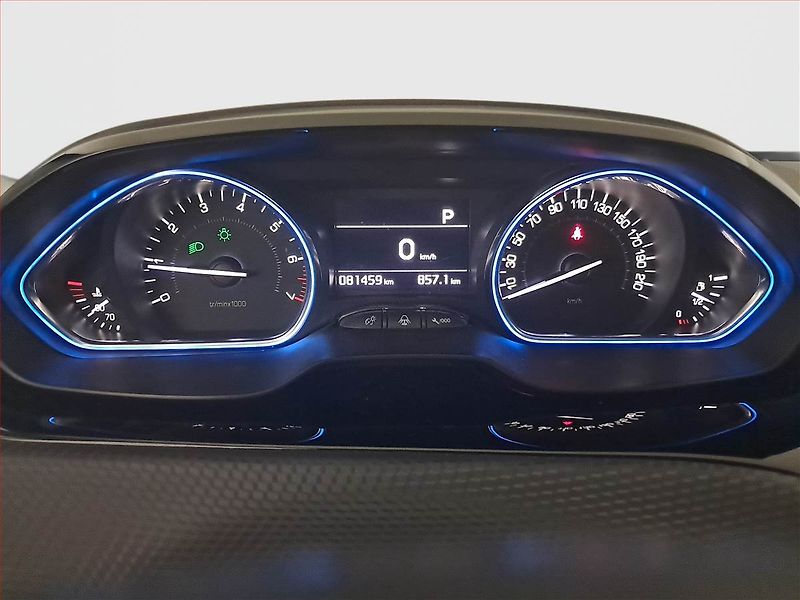 Peugeot 2008 (2018) 1.2 PureTech, Automat - fotka 11 z 19