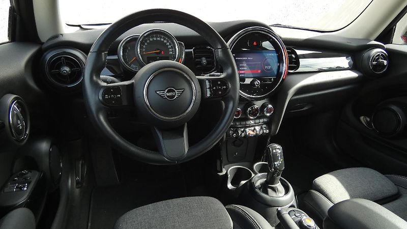 Mini Cooper 1.5T  5dv - fotka 5 z 22