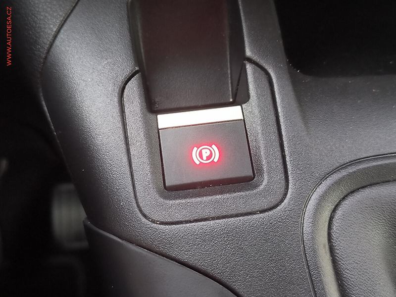 Opel Combo (2019) 1.5CDTi, Life, navi, panor - fotka 19 z 25