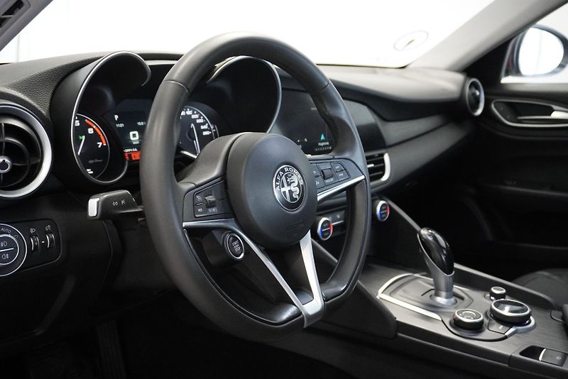 Alfa Romeo Giulia 2.0 TURBO 147kW, 66 000KM !!! - fotka 12 z 26
