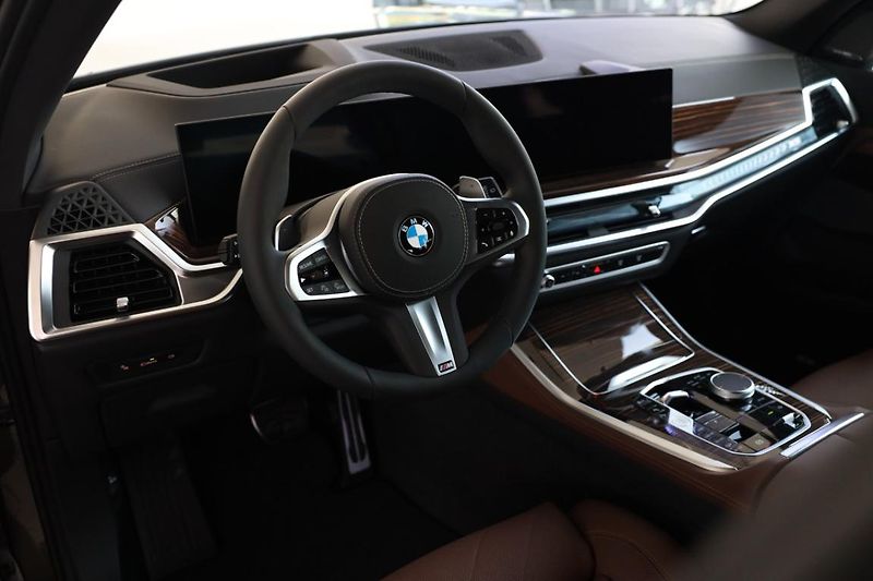 BMW X5 xDrive30d - fotka 2 z 18