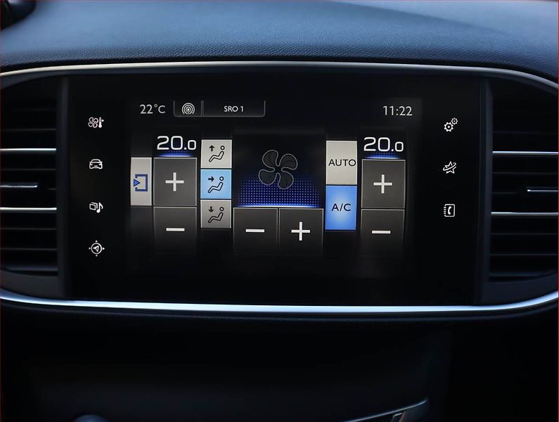 Peugeot 308 (2016) Allure 1.6 BlueHDi, Automat - fotka 17 z 22