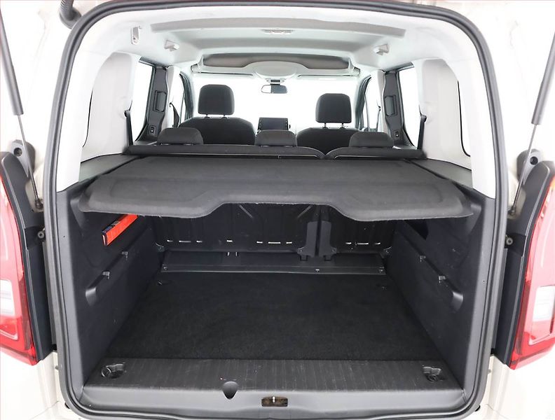 Opel Combo (2020) Enjoy 1.2 Turbo, 5Míst, ČR - fotka 17 z 18