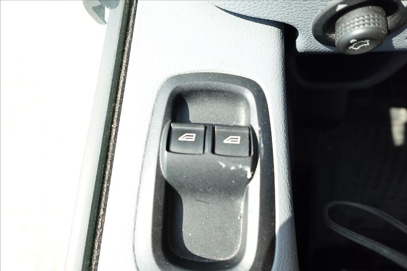 Ford Transit 2,0 TDCi  L2H2 9MÍST BUS KLIMA - fotka 20 z 29