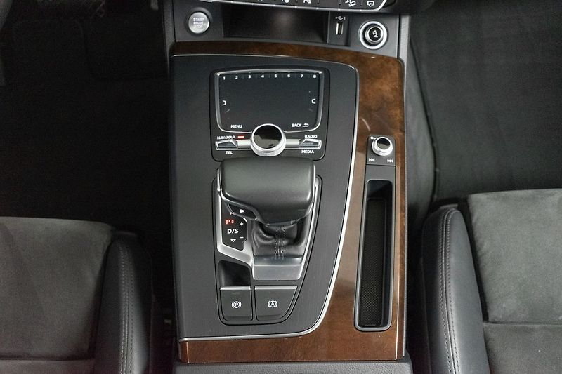 Audi Q5 40 TDI 4x4*AIR*TAŽNÉ*KAMERA360 - fotka 24 z 46