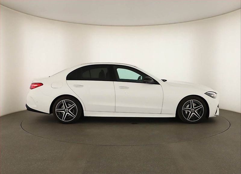 Mercedes-Benz Třídy C (2024) C 300 4MATIC - fotka 6 z 19
