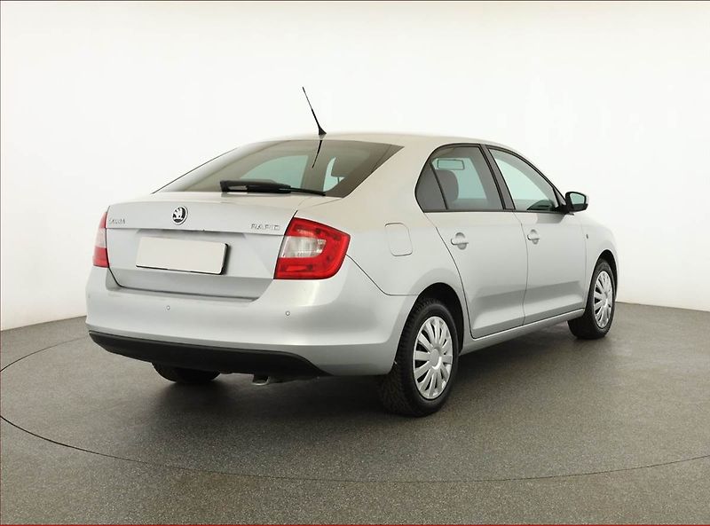 Škoda Rapid (2014) 1.2 TSI, po STK, plně pojízdný - fotka 5 z 17