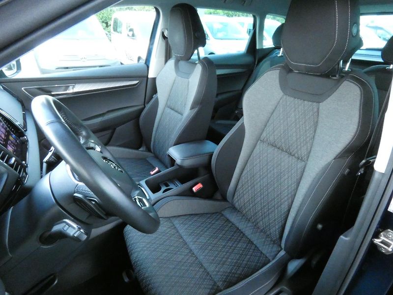 Škoda Karoq FL 4x4 Style 2.0 TDI /110 kW 7 - fotka 18 z 30