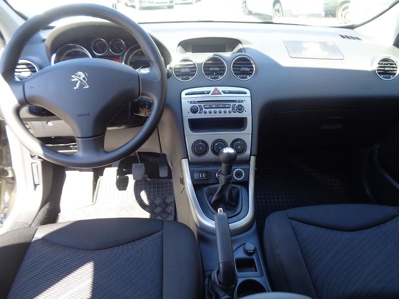 Peugeot 308 1,4 - fotka 13 z 18