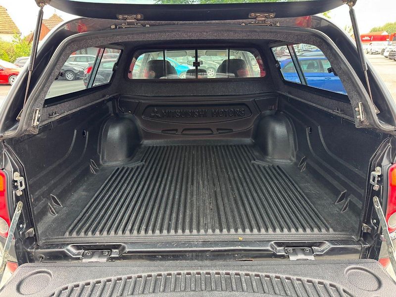 Mitsubishi L200 (2011) 2.5 DI-D 100KW 4WD HARDTOP - fotka 20 z 29