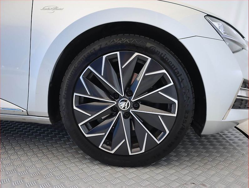 Škoda Superb (2022) 2.0 TDI - fotka 15 z 27