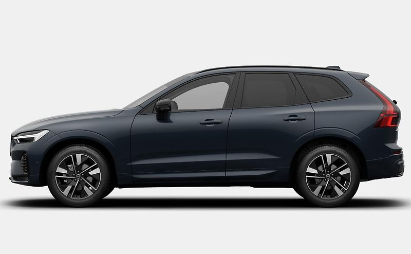 Volvo XC60 (2026) B5 AWD PLUS DARK - fotka 2 z 15