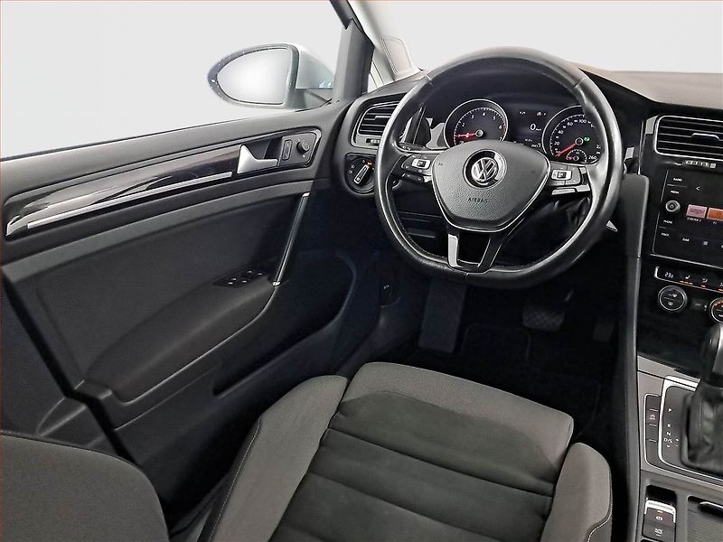 Volkswagen Golf (2020) 1.5 TSI, Automat, Tempomat - fotka 7 z 22