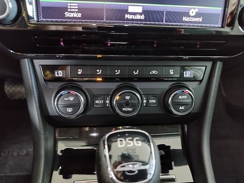 Škoda Superb (2017) TDI,110KW,L&K,DSG,NAVI,LED - fotka 28 z 33