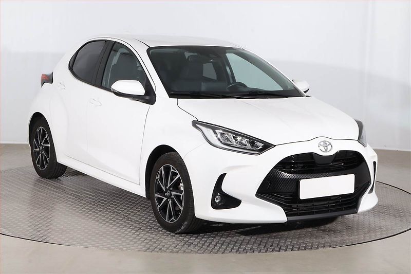 Toyota Yaris (2023) Comfort Style Tech 1.5 VVT-i - fotka 1 z 22
