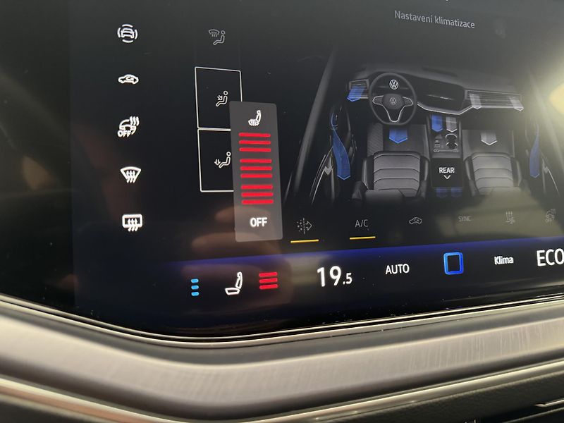 Volkswagen Touareg 3.0Tdi*1-MAJ*DPH*HUD*R-LINE* - fotka 46 z 50