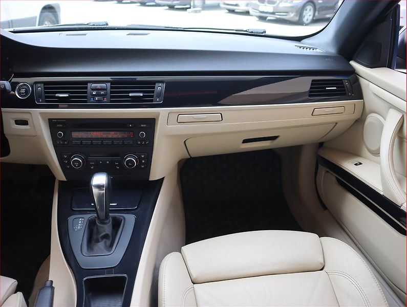 BMW Řada 3 (2010) 320 d xDrive, 4X4, Automat - fotka 8 z 17