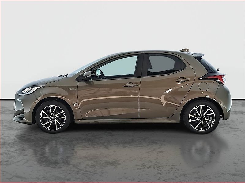 Toyota Yaris (2021) 1.5 VVT-i Hybrid, Automat - fotka 3 z 21