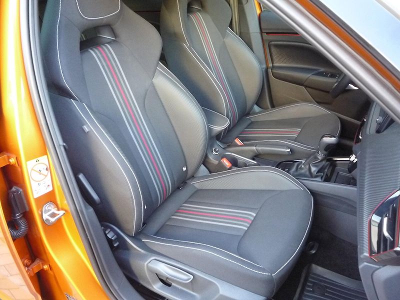 Škoda Kamiq (2025) 1,5TSi 110kW DSG MONTE CARLO - fotka 20 z 25