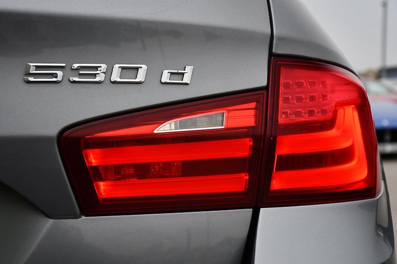 BMW Řada 5 530d xDrive ČR 2xKOLA - fotka 47 z 47