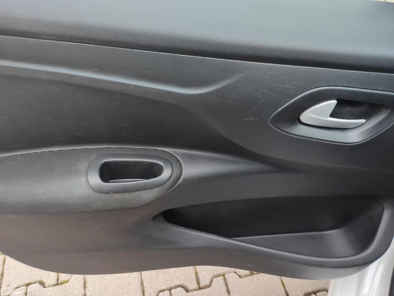 Citroën C-Elysée (2019) 1.2 83k MAN5 DPH - fotka 19 z 25