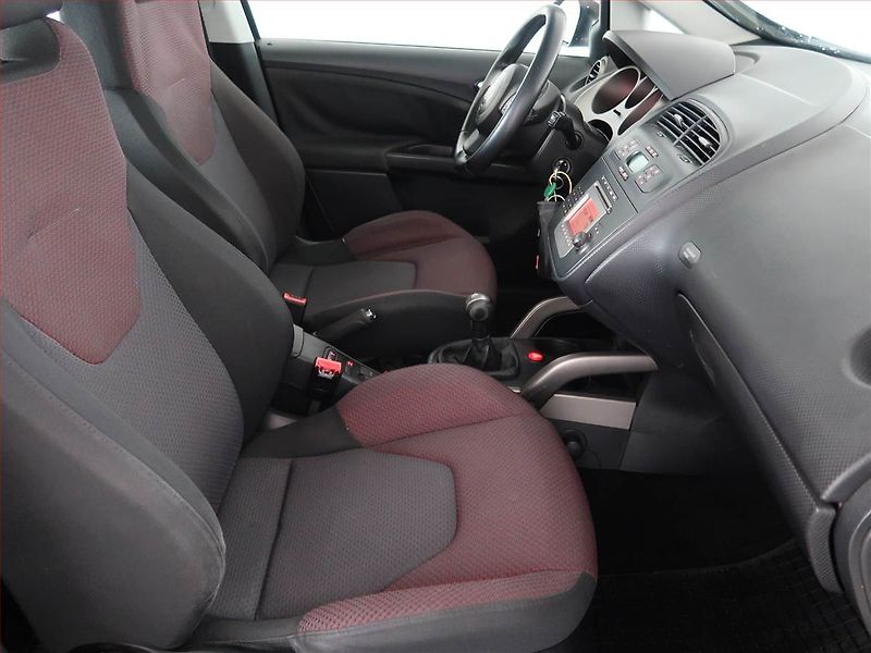 Seat Altea (2005) 2.0 FSI, po STK, udržované - fotka 9 z 14