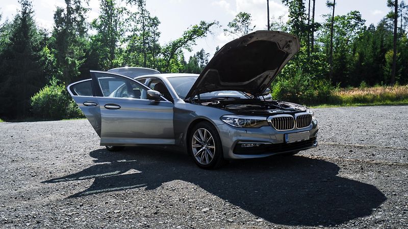 BMW Řada 5 (2017) BMW 520d xDrive Limousine - fotka 40 z 43