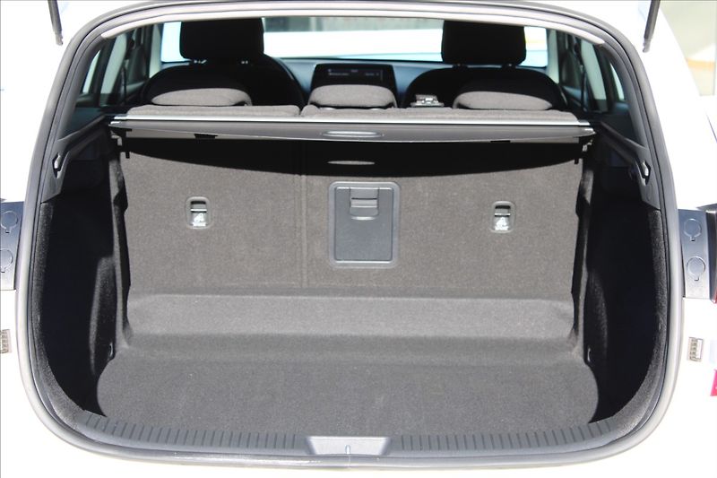 Hyundai i30 1,4 T-GDI  NOVÉ V ČR,1.MAJITEL - fotka 25 z 41