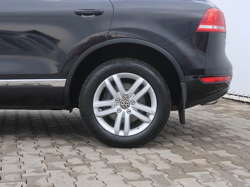 Volkswagen Touareg (2011) 3.0 TDI, 4X4, Automat - fotka 14 z 16