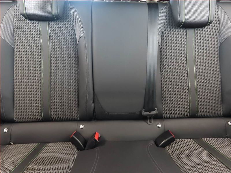 Peugeot 2008 (2022) 1.2 PureTech - fotka 10 z 15