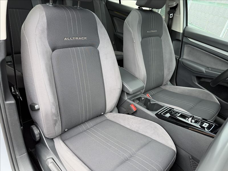 Volkswagen Golf VIII 2.0 TDI Alltrack 4Motion/ - fotka 29 z 29