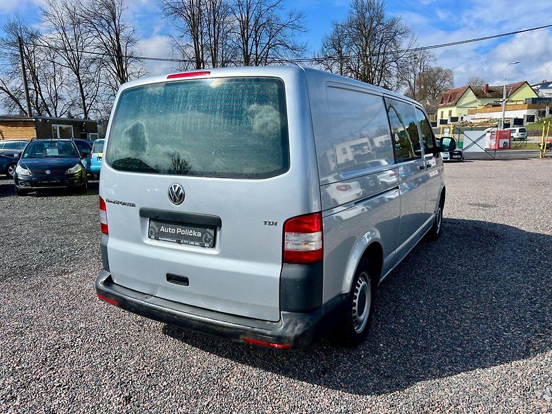 Volkswagen Transporter (2015) 2.0 TDI 75 kW 6 míst Long - fotka 2 z 3
