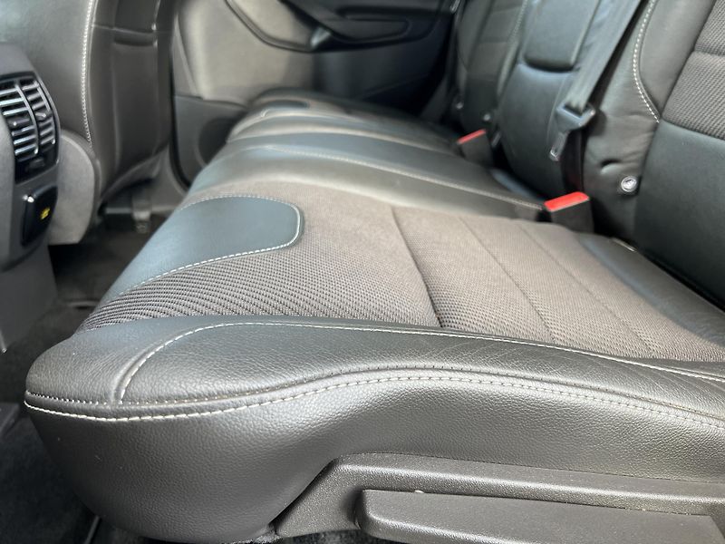 Ford Kuga 2.0TDCi 4x4 TEMPOMAT KLIMA ALU - fotka 24 z 41