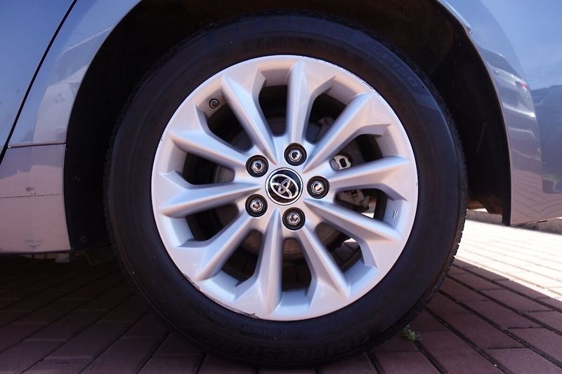 Toyota Corolla ZLEVNĚNO 1.5 BA 6 MT Comfort + - fotka 8 z 32