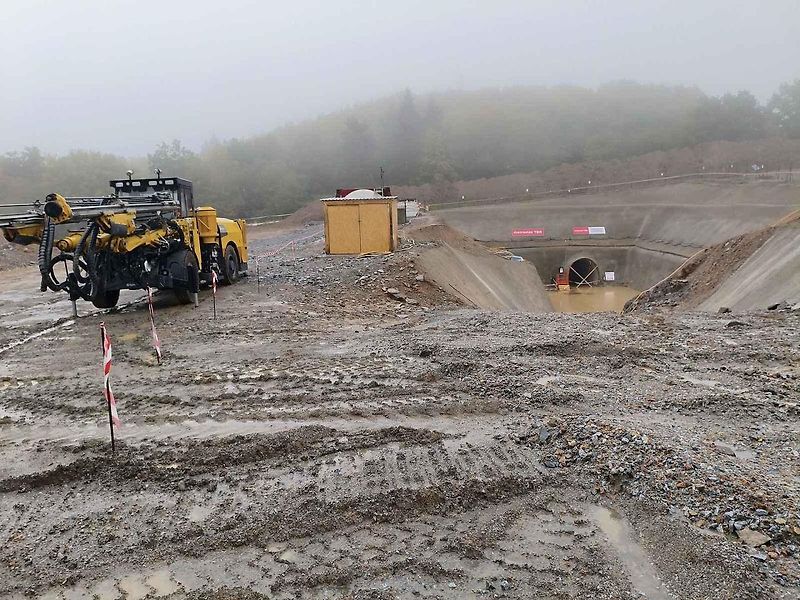 Slavnostní zahájení ražby průzkumné štoly pojmenované Marie v místě budoucího tunelu Kamenná Vrata na dálnici D3.
