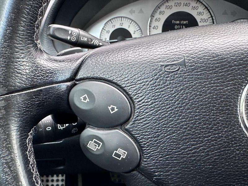 Mercedes-Benz Třídy E E 320 CDI Avantgarde - fotka 21 z 32