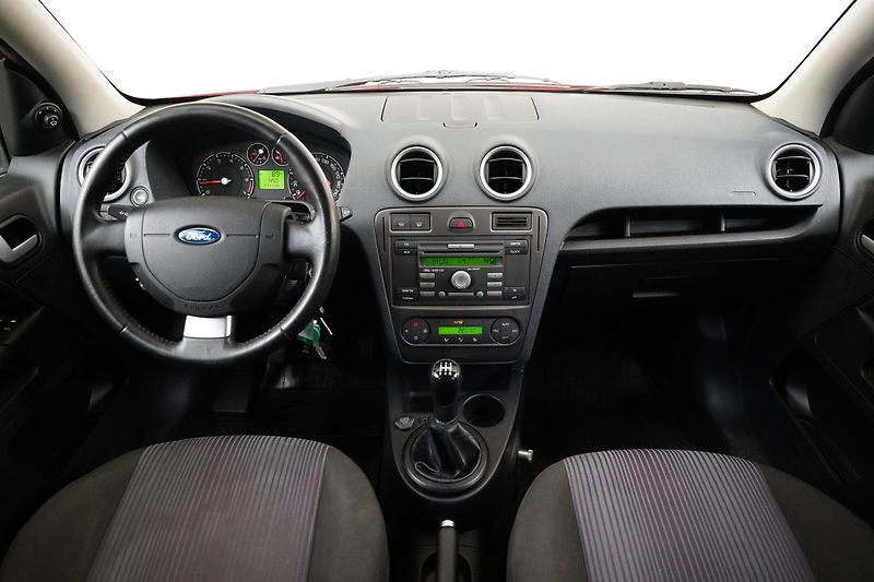 Ford Fusion - fotka 5 z 21