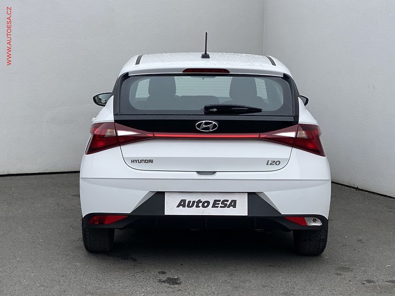 Hyundai i20 (2023) 1.2i, ČR, Comfort - fotka 5 z 15