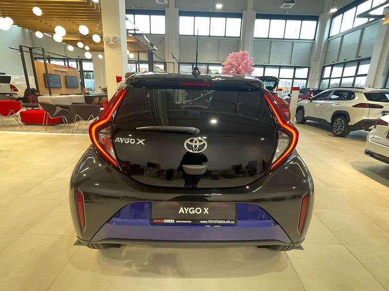 Toyota Aygo 1.0 Automat Style - fotka 7 z 25